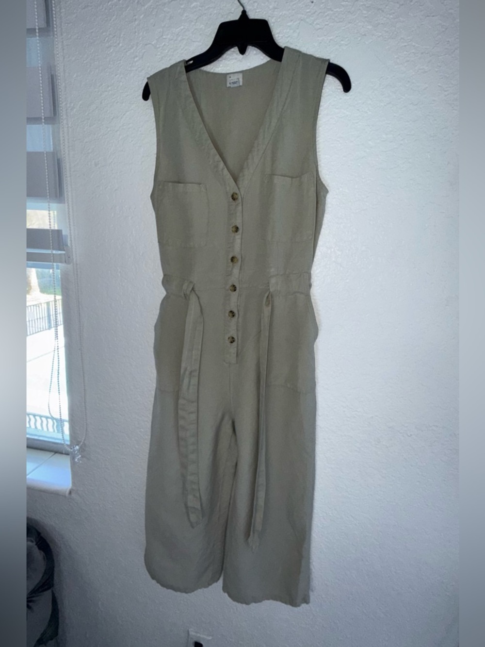 a new day Sage Button-Front Tie-Waist Sleeveless Cropped Jumpsuit - Picture 2 of 14